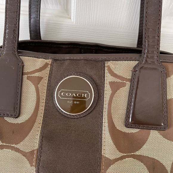 GUC,  Coach Large Brown 'C' Hand Bag, very spacious! - Picture 6 of 12